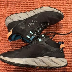 Ryka apex trek mid height hiking shoes